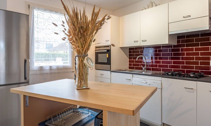 Denneville House | Wonderful villa for 4 guests with WIFI, TV, terrace and pets allowed