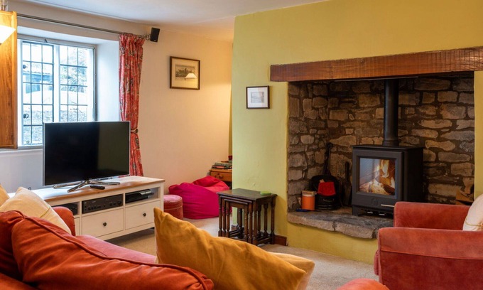 Stogursey House | Wonderful villa for 4 people with WIFI, terrace, pets allowed and parking