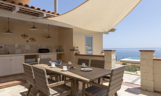 Punta Milocca House | Wonderful villa for 6 people with private pool, WIFI, A/C, TV and terrace
