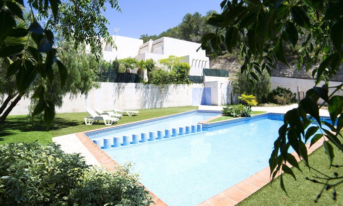 Empedrola House | Wonderful villa for 6 people with WIFI, pool, A/C, TV, patio and parking