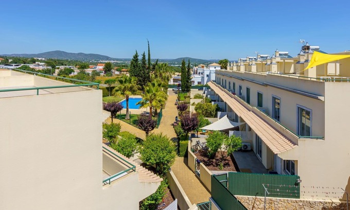 Olhao House | Wonderful villa for 8 guests with WIFI, pool, A/C, TV, terrace, pets allowed and parking