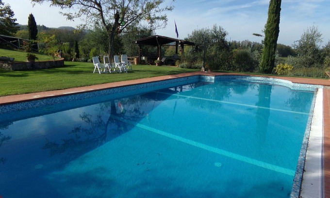 Cavriglia House | Wonderful villa for 6 people with WIFI, private pool, A/C, TV, patio, pets allowed and parking