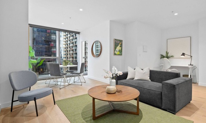 Melbourne Central Business District Apartment | Wonderful Westside Place