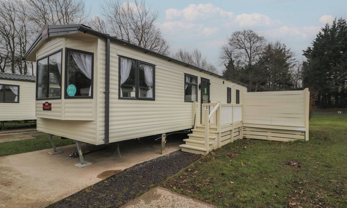 Ruthin Cottage | WOODLANDS GOLD (WO 41), family friendly, with hot tub in Ruthin