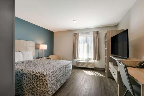Ashley Oaks Hotel | WoodSpring Suites Knoxville West