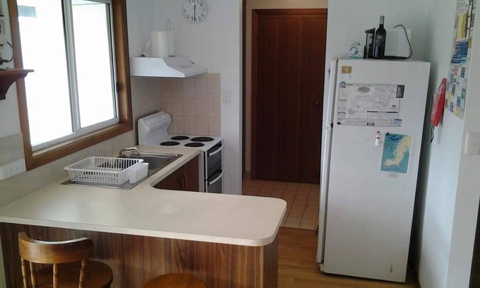 Dalrymple House | Wool Bay Retreat ~ Pet Friendly, Off Peak Special!