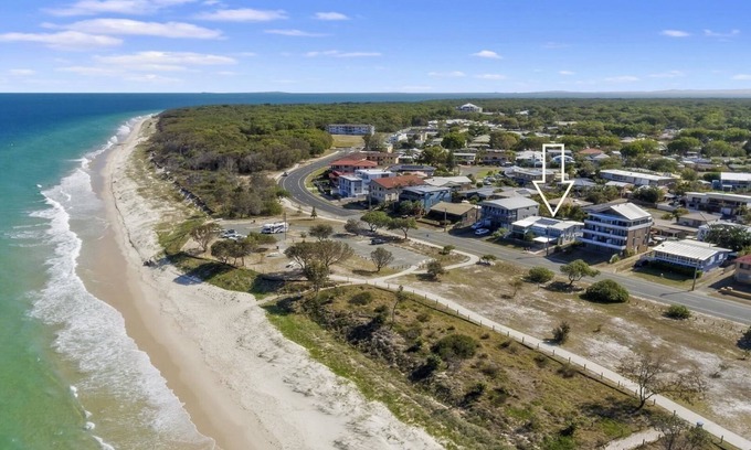 Woorim House | Woorim Beach House with Water Views