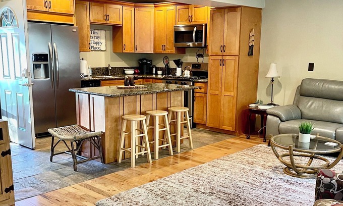 Lake Forest House | Work from Tahoe! Luxury Townhome 2 bed 2 bath