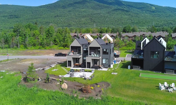 Beaupre Ski Chalet | World Cup | Mountain View