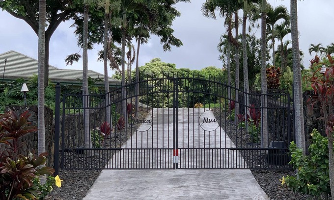 Holualoa House | Wow! Awesome Kailua Ocean View, Pool, and Convenient Too!