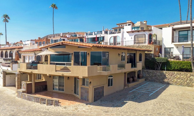 Las Gaviotas House | WOW! Discounted 30%! SURFERS DREAM LOCATION! New Beach Home in Las Gaviotas