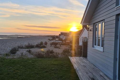 Pagham House | Wow I'm living on the beach. Luxury 4 bed sleeps 8