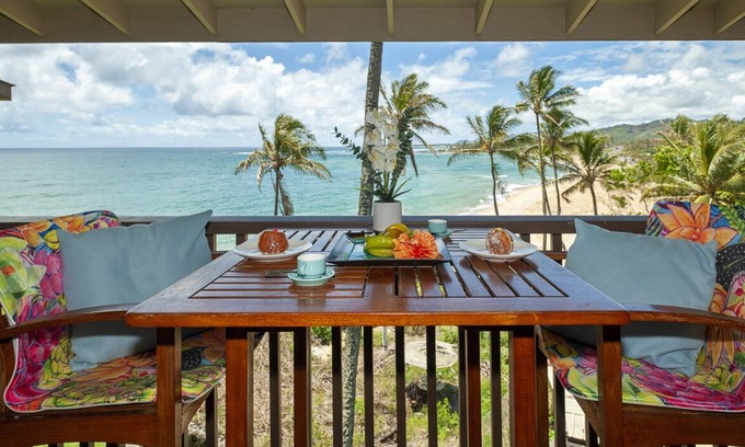 Wailua House Lots Condo | Wow the beach is right here! Plus air conditioned!