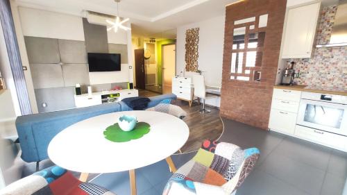 Krowodrza Apartment | Wrocławska 80 by Homeprime