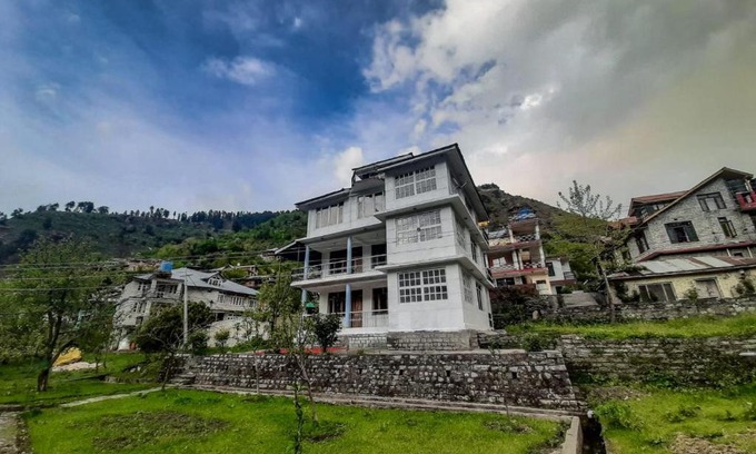 Jagatsukh Hostel | Wrong Direction Hostel