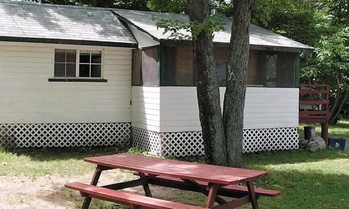 Manitoulin District Cottage | Wuthering Heights Cottage 9