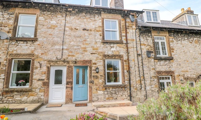 Bakewell Cottage | WYEBROW COTTAGE, pet friendly, with a garden in Bakewell