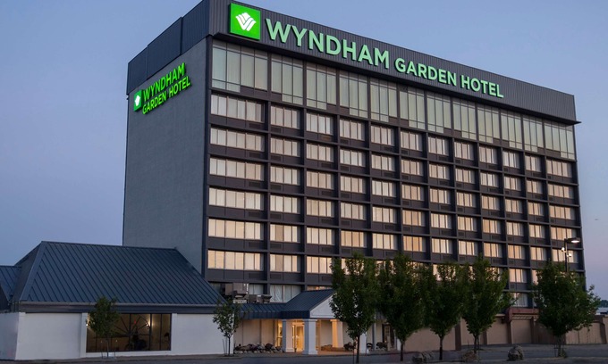Downtown Niagara Falls Hotel | Wyndham Garden at Niagara Falls