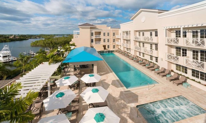 Jupiter Hotel | Wyndham Grand Jupiter at Harbourside Place