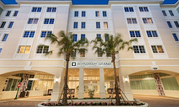 Jupiter Hotel | Wyndham Grand Jupiter at Harbourside Place