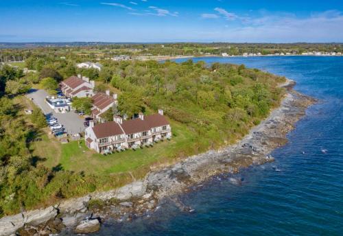 Jamestown House | Wyndham Newport Overlook 2BR Apartment with Resort Access