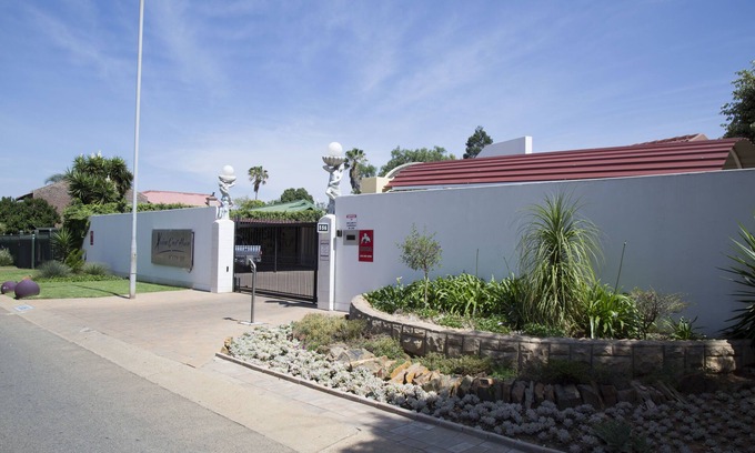 Garsfontein House | Xaviera Guest House