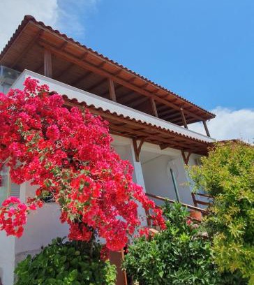 Dhermi Hotel | XHEKO ROOMS