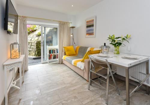 Llanbedrog Apartment | Y Cwtch