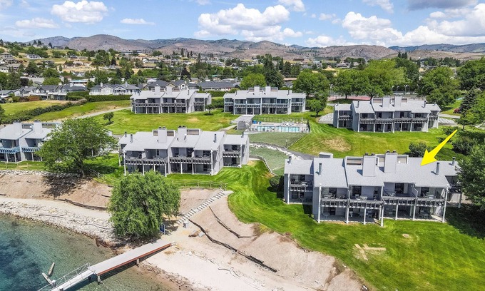 Wapato Point Condo | Yacinde B2 Ground Level Waterfront with Two Patios