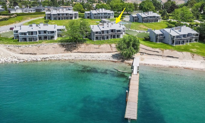 Wapato Point Condo | Yacinde C2 Ground Level Waterfront with Two Patios