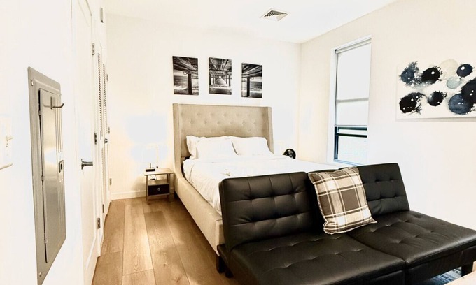 Dwight Apartment | Yale New Haven Stay—modern, fully furnished studio in the heart of downtown.