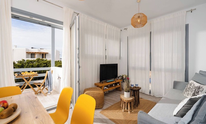 Agia Anna Apartment | Yara Apt 40m from the Beach Jacuzzi & Rooftop