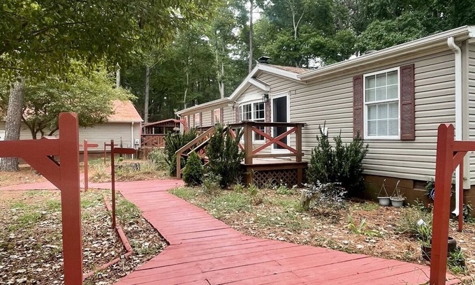 Marion Station Cottage | Year Round Playground - Rare Rustic-Modern Getaway