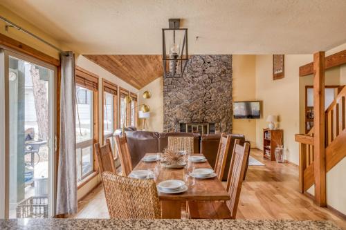 Sunriver House | Yellow Rail 10 - Meredith Lodging
