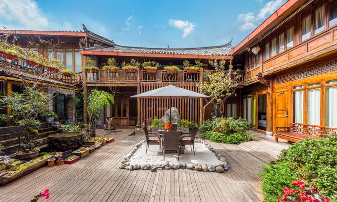 Gucheng House | Yi Jing Xuan Inn