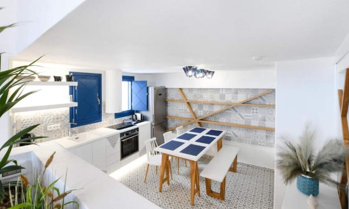 Monolithos House | Yin Villa in Monolithos Beach, next to Fira, close to airport