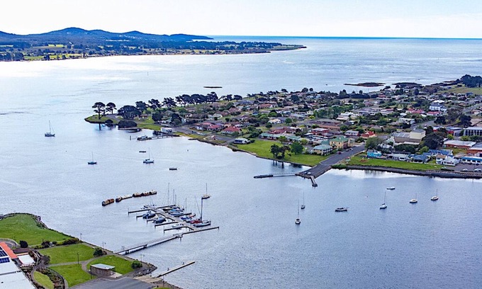 George Town Apartment | York Cove Studio: 1 BR, 1 BA Apartment in George Town, Sleeps 2