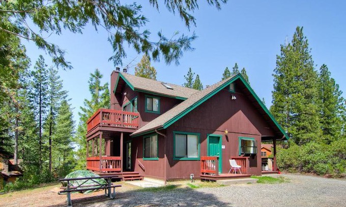 Yosemite West House | Yosemite Pines