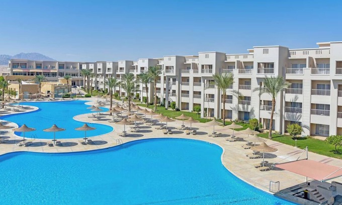 Soma Bay Hotel | Your All-Inclusive Oasis with Pool, Spa & Water Adventures