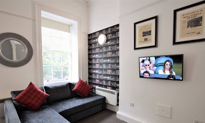 Bristol Apartment | Your Apartment Berkeley Sq Pads #5
