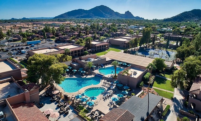 South Scottsdale Resort | Your Arizona Getaway! 2 Comfortable Units, 5 Pools, Salon and Spa, Free Parking!