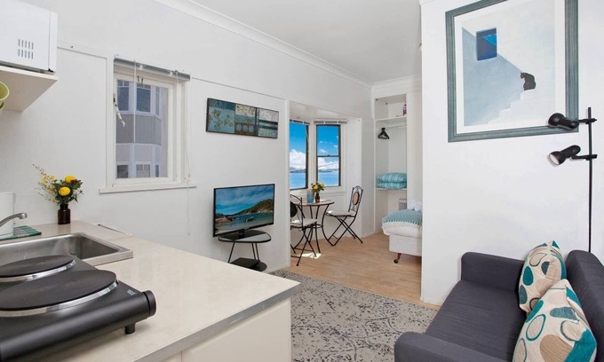 Manly Apartment | Your best choice of direct Beach front accommodation in Manly 1