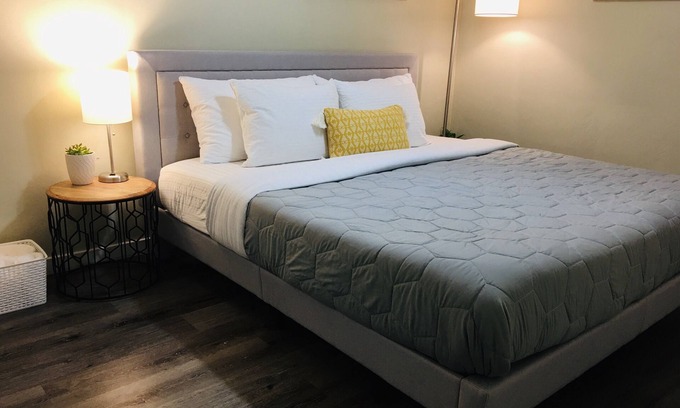 Ross Township House | Your Cozy Home in Pittsburgh w/King bed & Free Parking