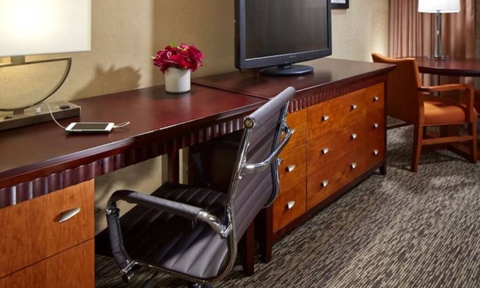 Anaheim Resort Hotel | Your Home Away From Home! Near Disney with Pool, Gym & Shuttle! 2 Units!
