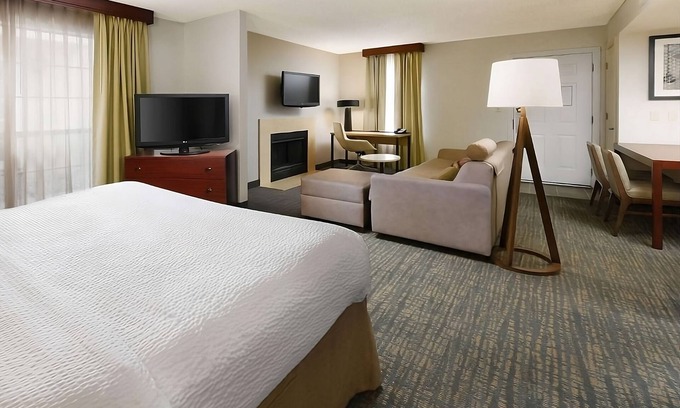Northeast Heights Hotel | Your Home Away from Home in Vibrant Albuquerque! Free Breakfast, Full Kitchen!