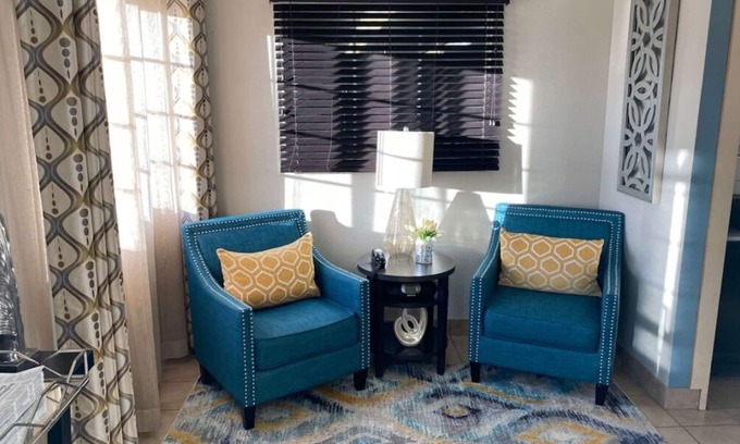 Westchase House | Your Home Far Away From Home! FREE Parking, Pets Allowed, Near Ashford Pub!
