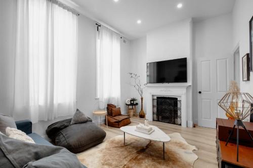 Collingwood Apartment | Your home on Smith St Collingwood Melbourne with parking