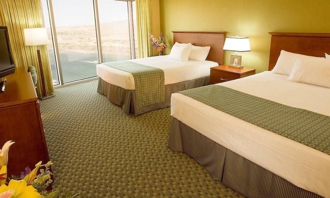 Laughlin House | Your Laughlin Adventure Starts Here! 2 Spacious Units, Onsite Dining, Gambling!