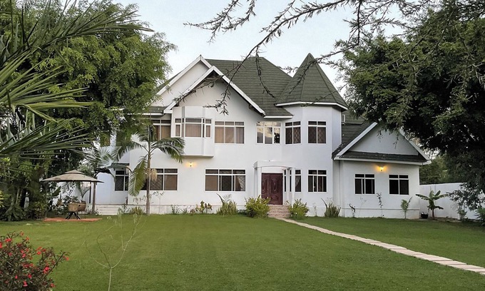Arusha Bed & Breakfast | Your Luxurious Gateway to Arusha’s Beauty and Serenity”