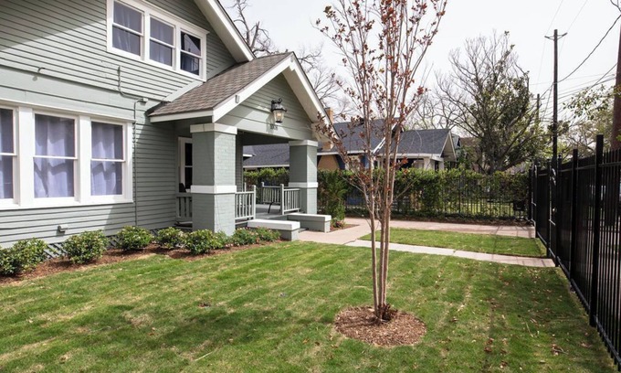 Neartown House | Your Montrose Gem! Sleeps 43/15BR/6BA/10PA